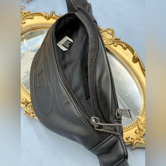 🆕 DIESEL 🧿 NWOT Black Koinbe Embossed-Logo Belt Bag, Black PU Vegan Leather - Picture 9 of 15